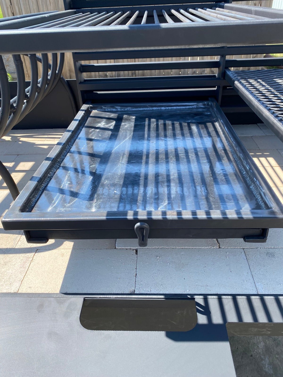 4746 Commercial Solid Fuel Pinch System Grill with Firetable - Heritage Backyard Inc.