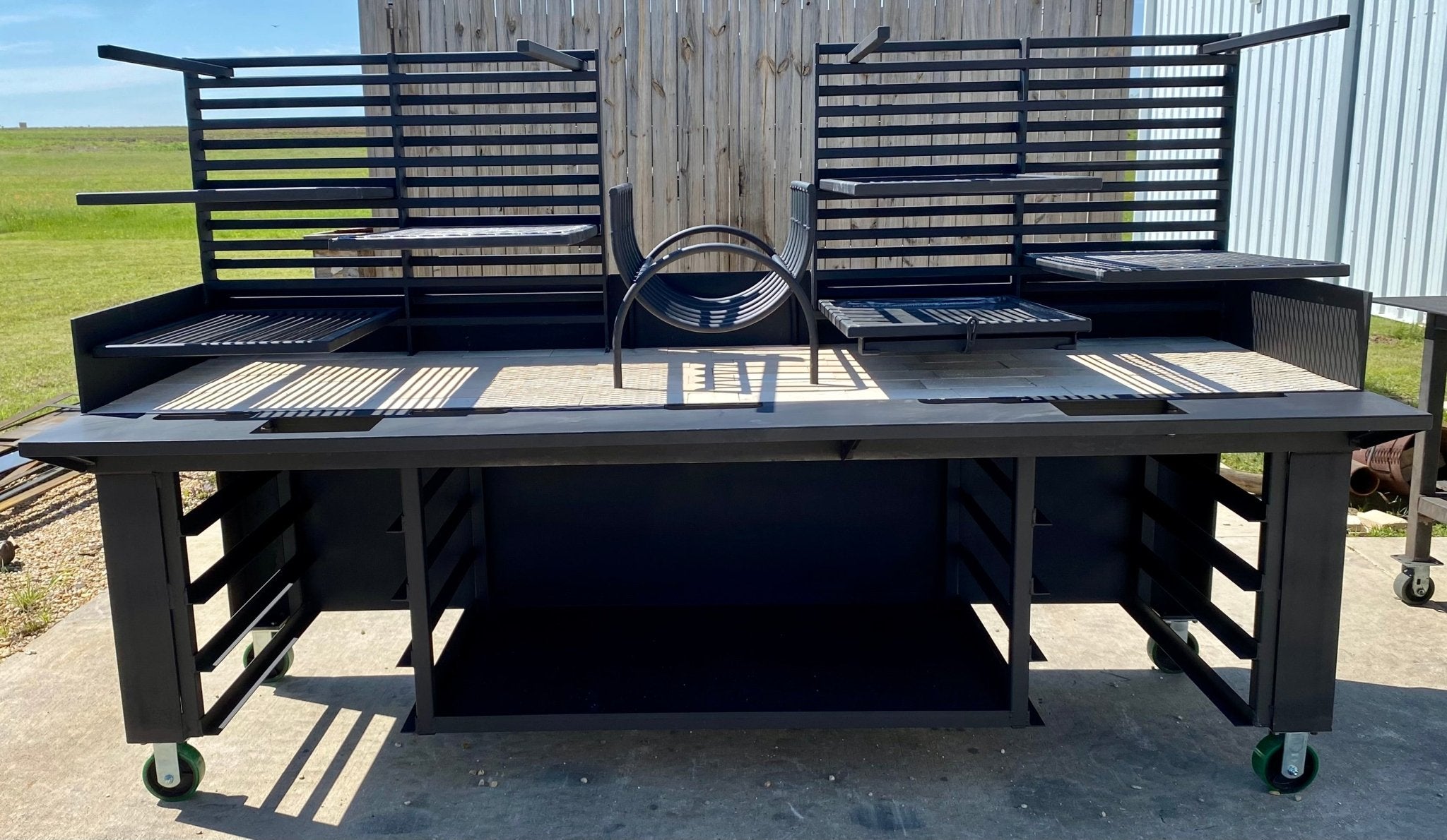 4746 Commercial Solid Fuel Pinch System Grill with Firetable - Heritage Backyard Inc.