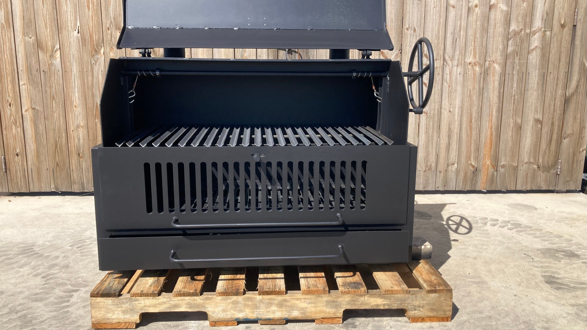 built-in solid fuel outdoor grill with smokestack lid - Heritage Backyard