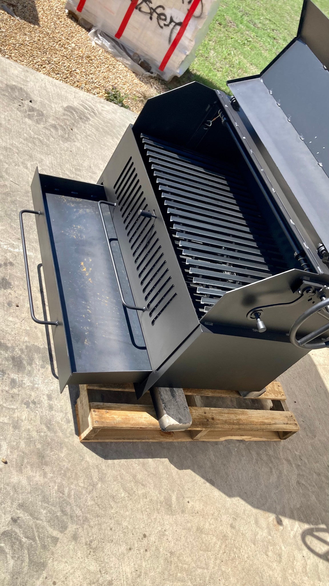 built-in solid fuel outdoor grill with smokestack lid - Heritage Backyard