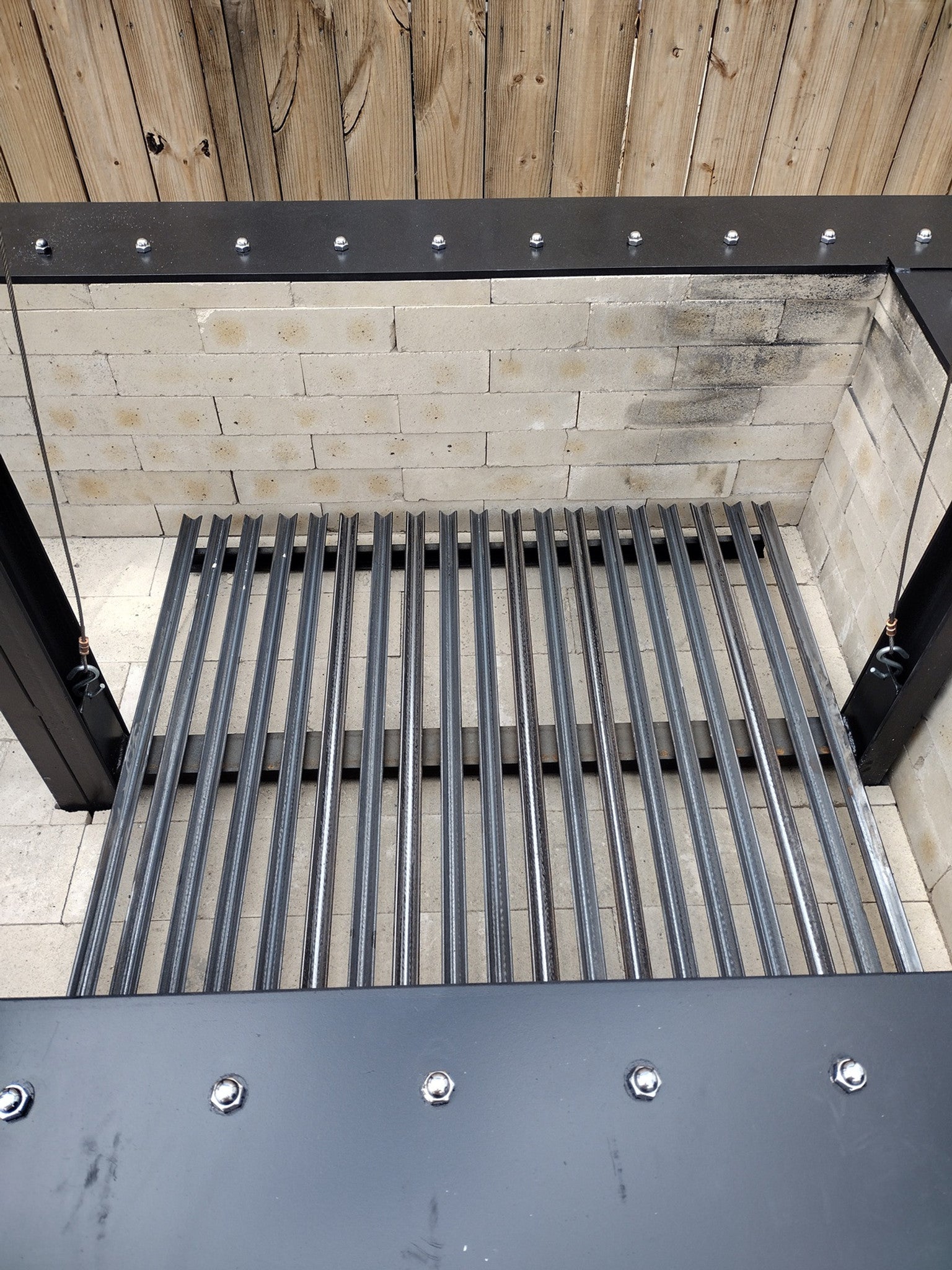 4486 COMMERCIAL Split Insulated Charbroiler Grill - Heritage Backyard