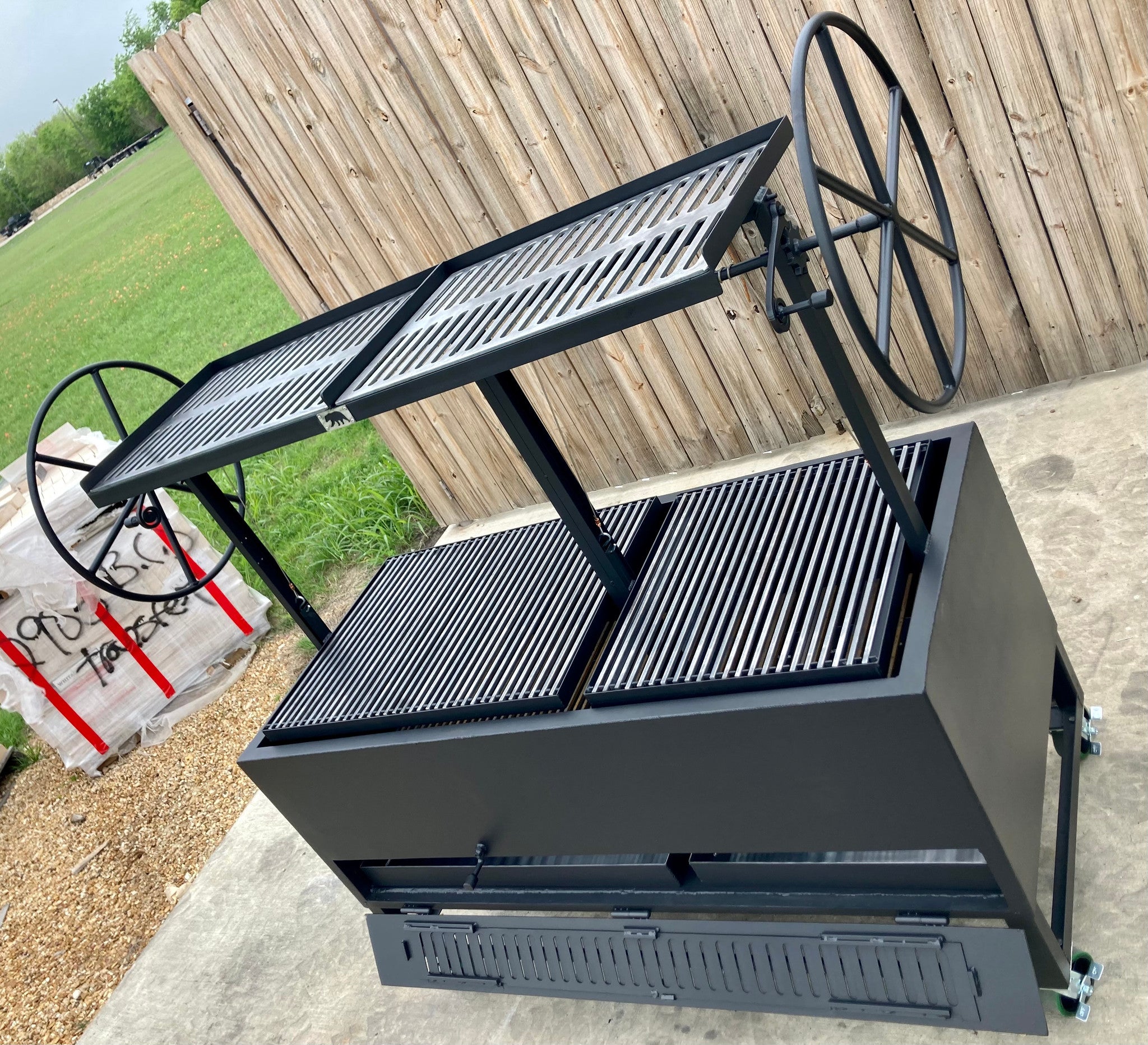 4588 COMMERCIAL Insulated Split Santa Maria Grill - Heritage Backyard