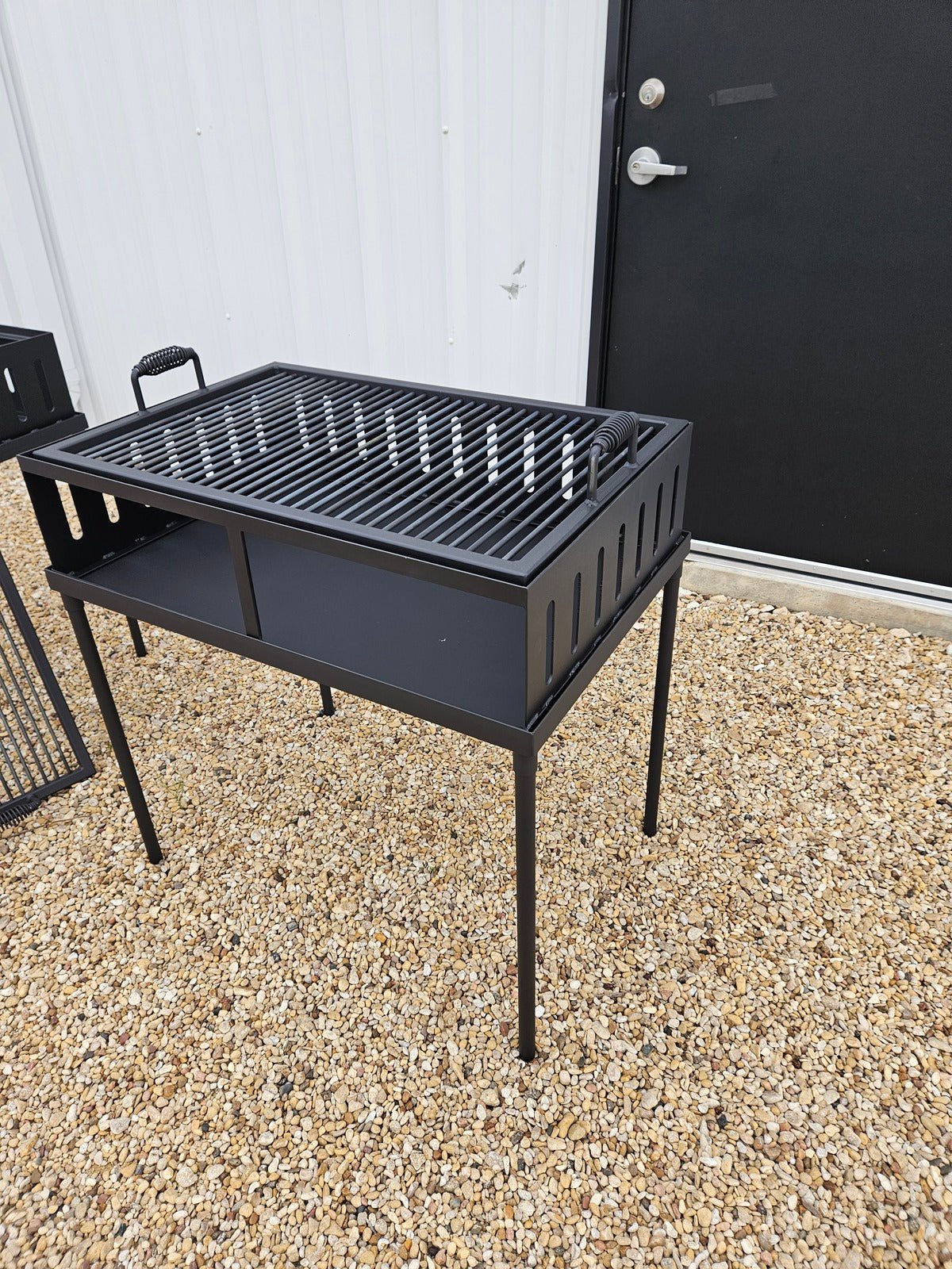 086a Large Armado Grill and Griddle - Heritage Backyard Inc.