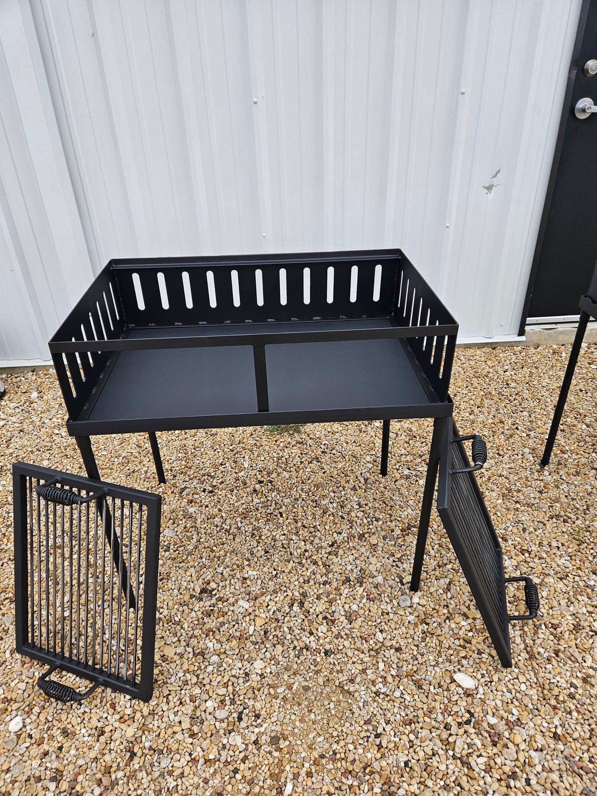 086b Large Split Armado Grill and Griddle - Heritage Backyard Inc.