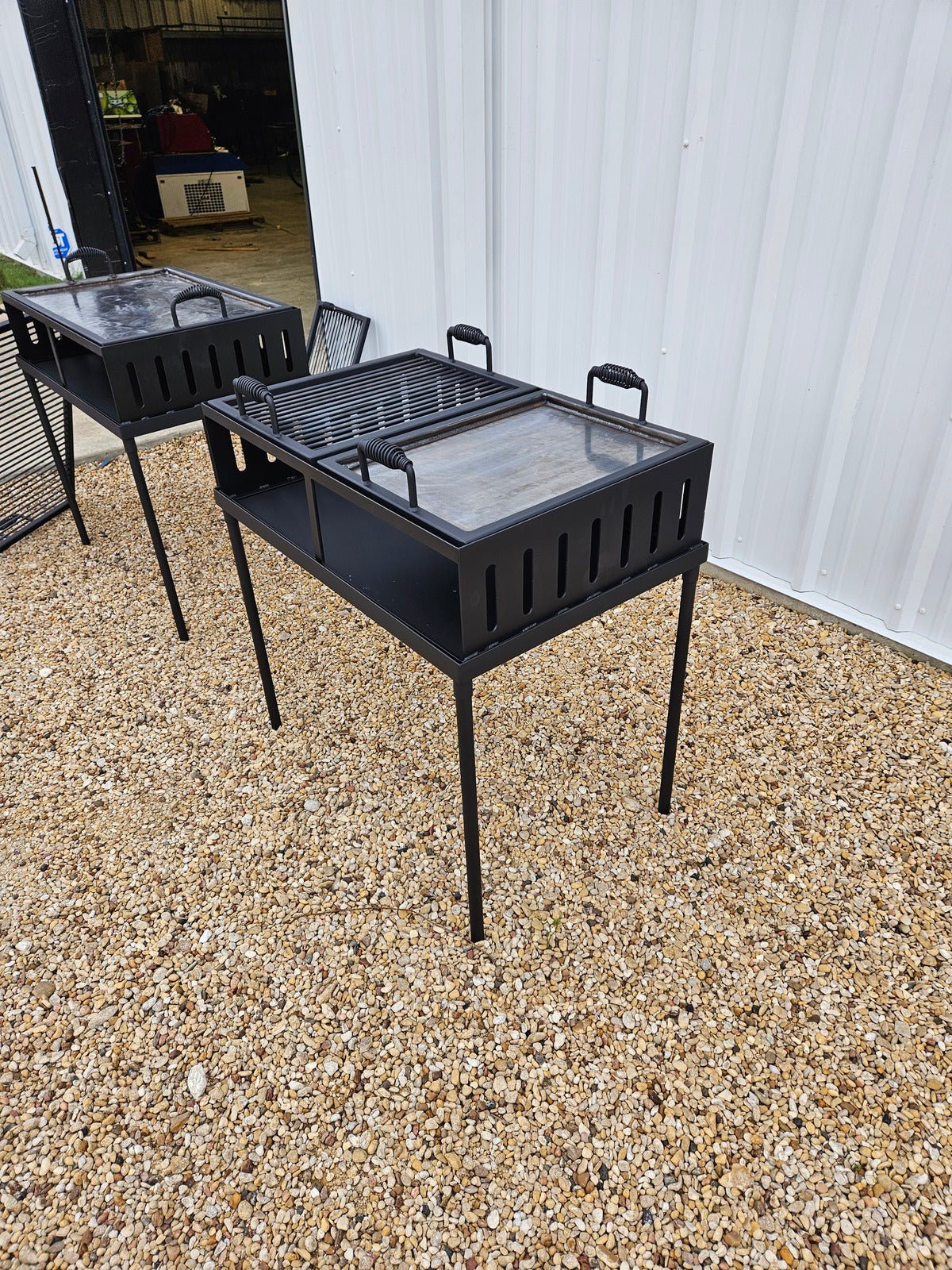 086b Large Split Armado Grill and Griddle - Heritage Backyard Inc.