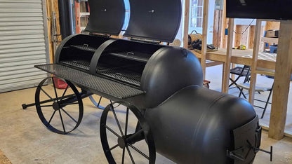 Professional offset smoker with spacious cooking chamber for up to 9 briskets