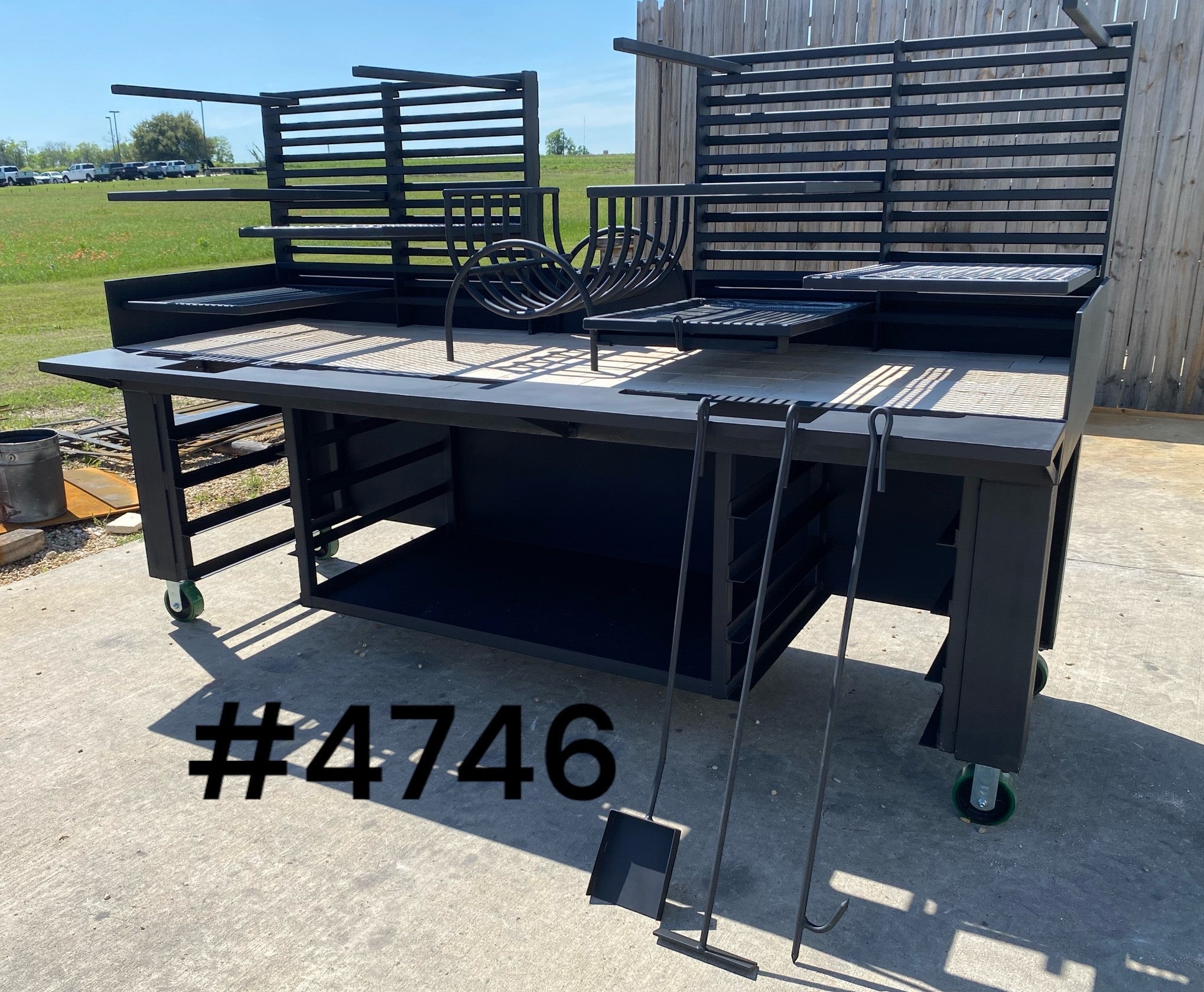 4746 Commercial Solid Fuel Pinch System Grill with Firetable - Heritage Backyard Inc.