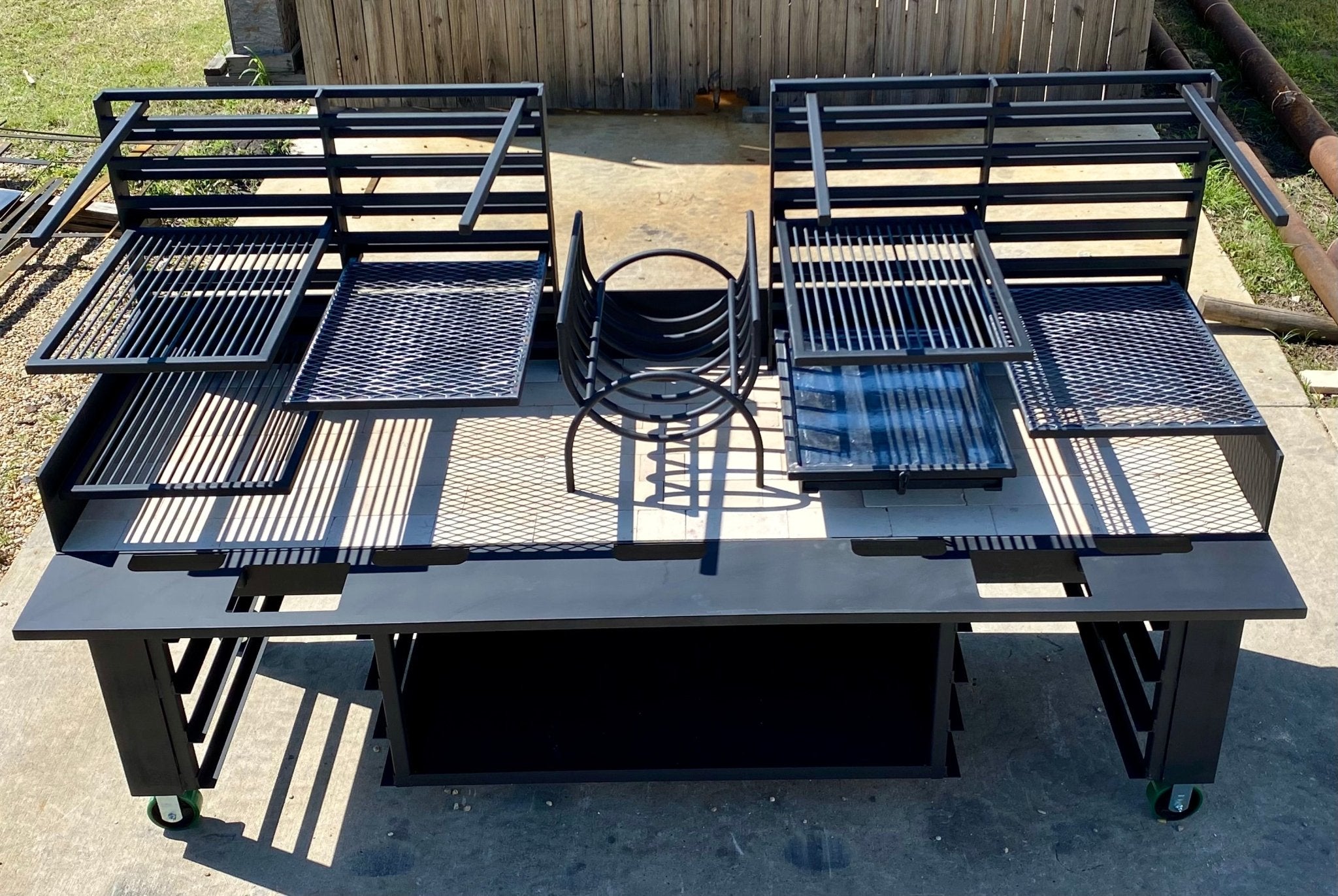 4746 Commercial Solid Fuel Pinch System Grill with Firetable - Heritage Backyard Inc.