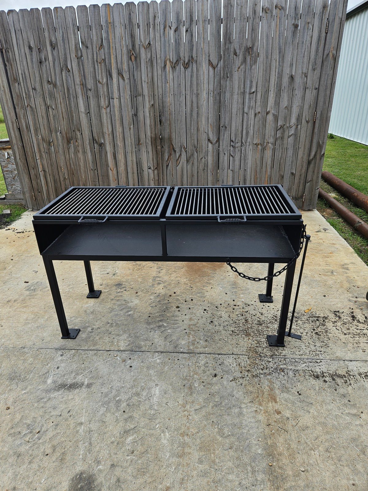 76520 Cameron Park Charcoal Grill - Heritage Backyard Inc.