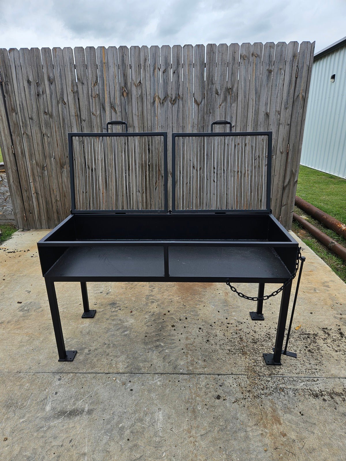 ランキング2024 76520 Charcoal Grill with anti-theft measures バーベキュー・調理用品
