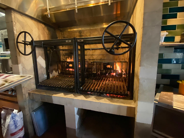 COMMERCIAL Argentine Architectural Grill with Front Facing Wheels