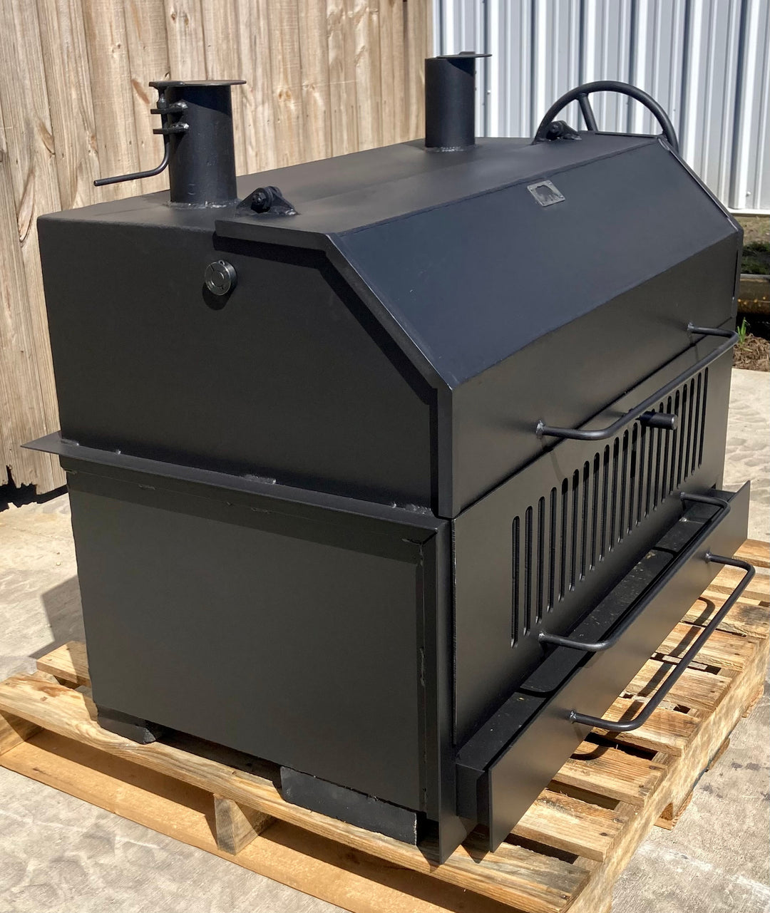 built-in solid fuel outdoor grill with smokestack lid - Heritage Backyard