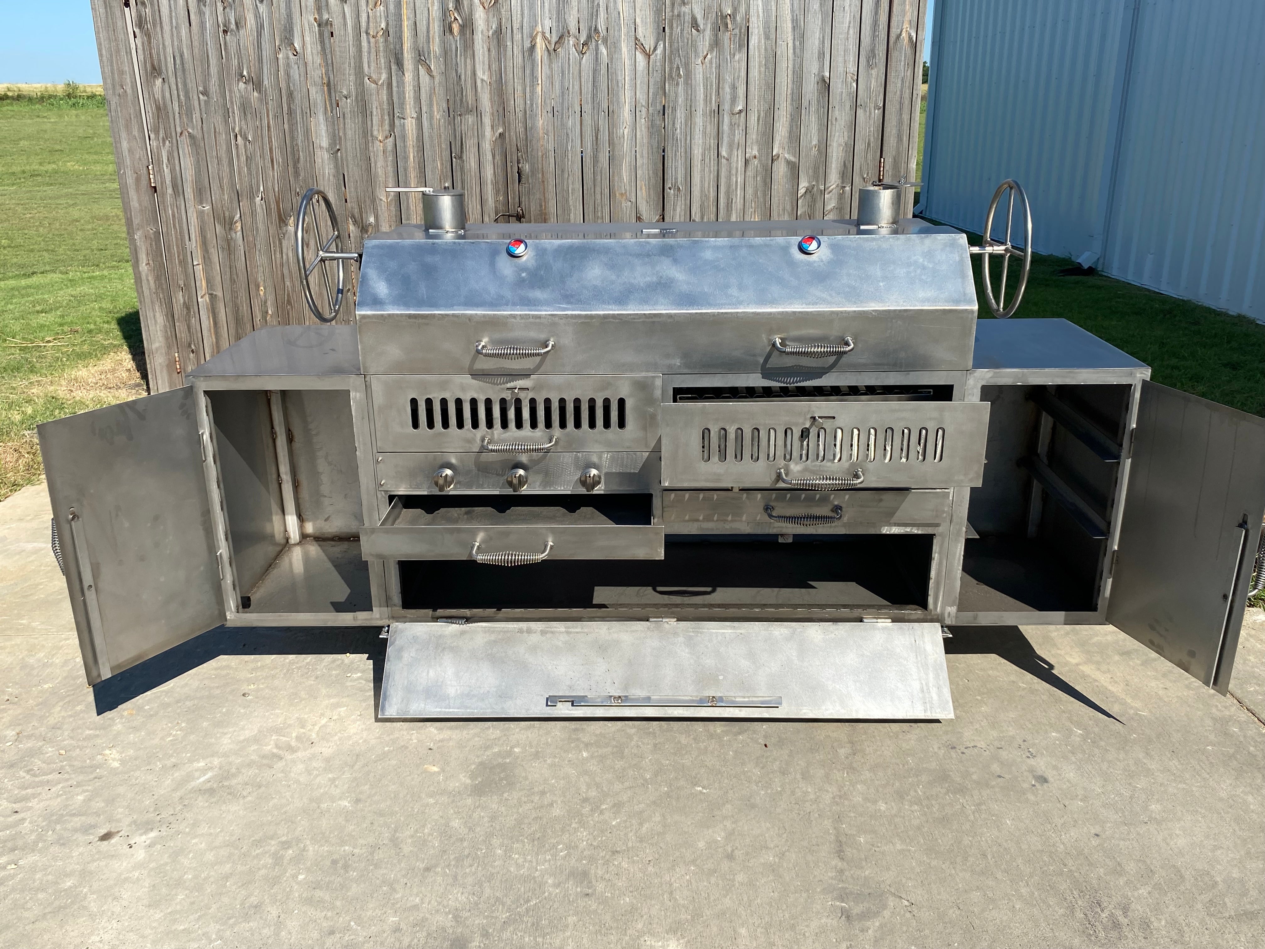 042224 Split Stainless Steel Hybrid Grill with Lid and Three Storage Areas