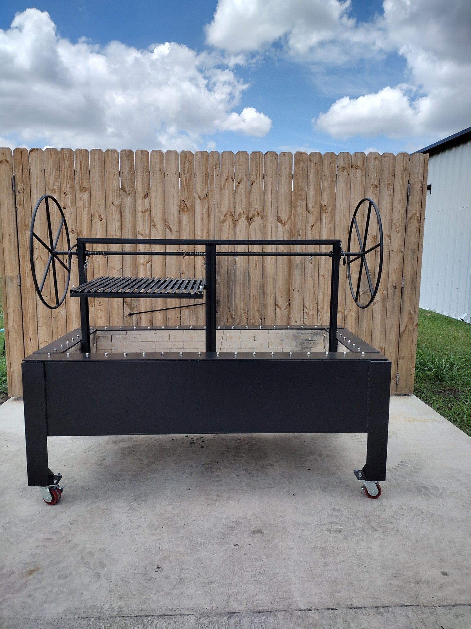 4486 COMMERCIAL Split Insulated Charbroiler Grill - Heritage Backyard