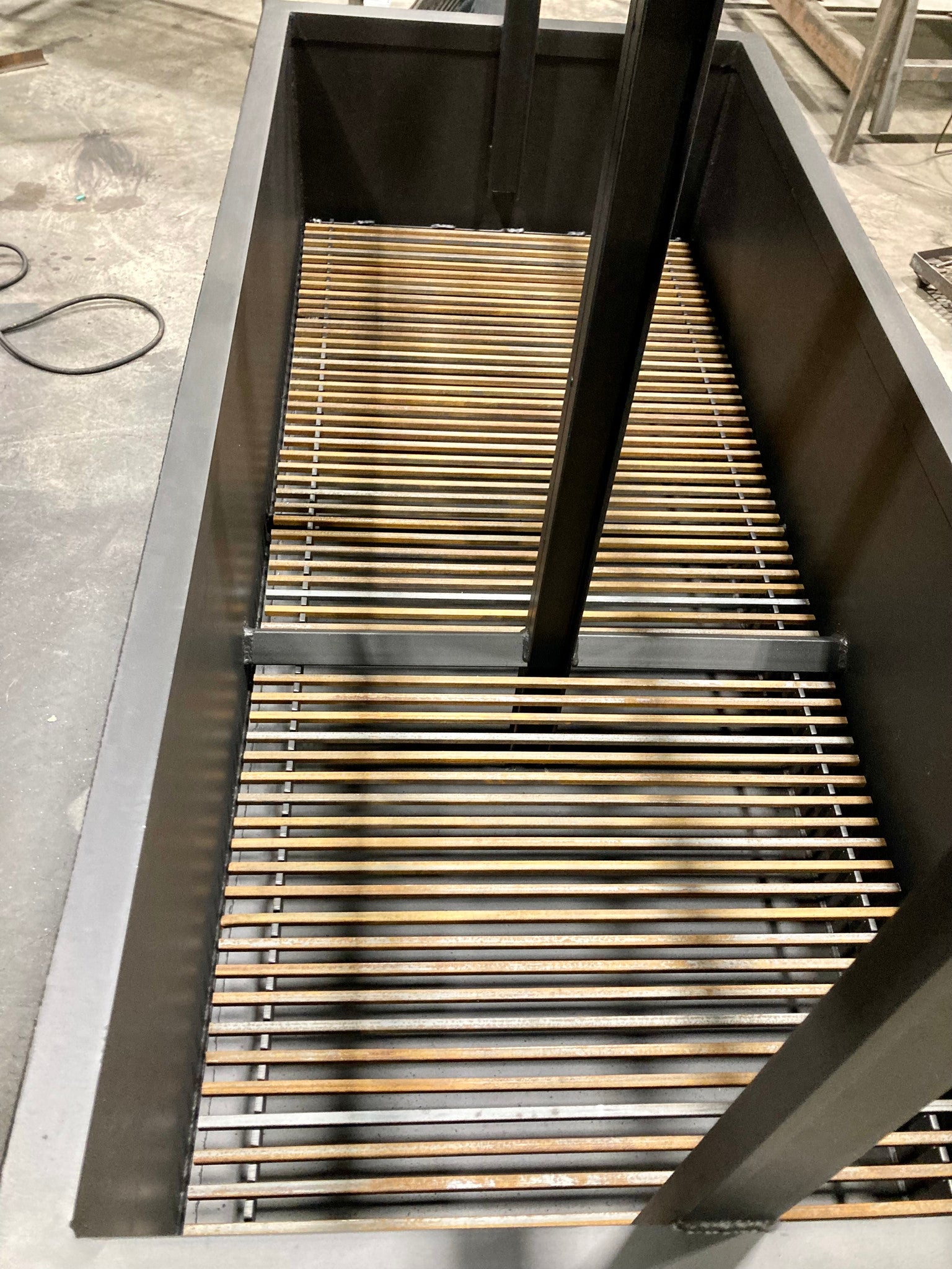 4588 COMMERCIAL Insulated Split Santa Maria Grill - Heritage Backyard