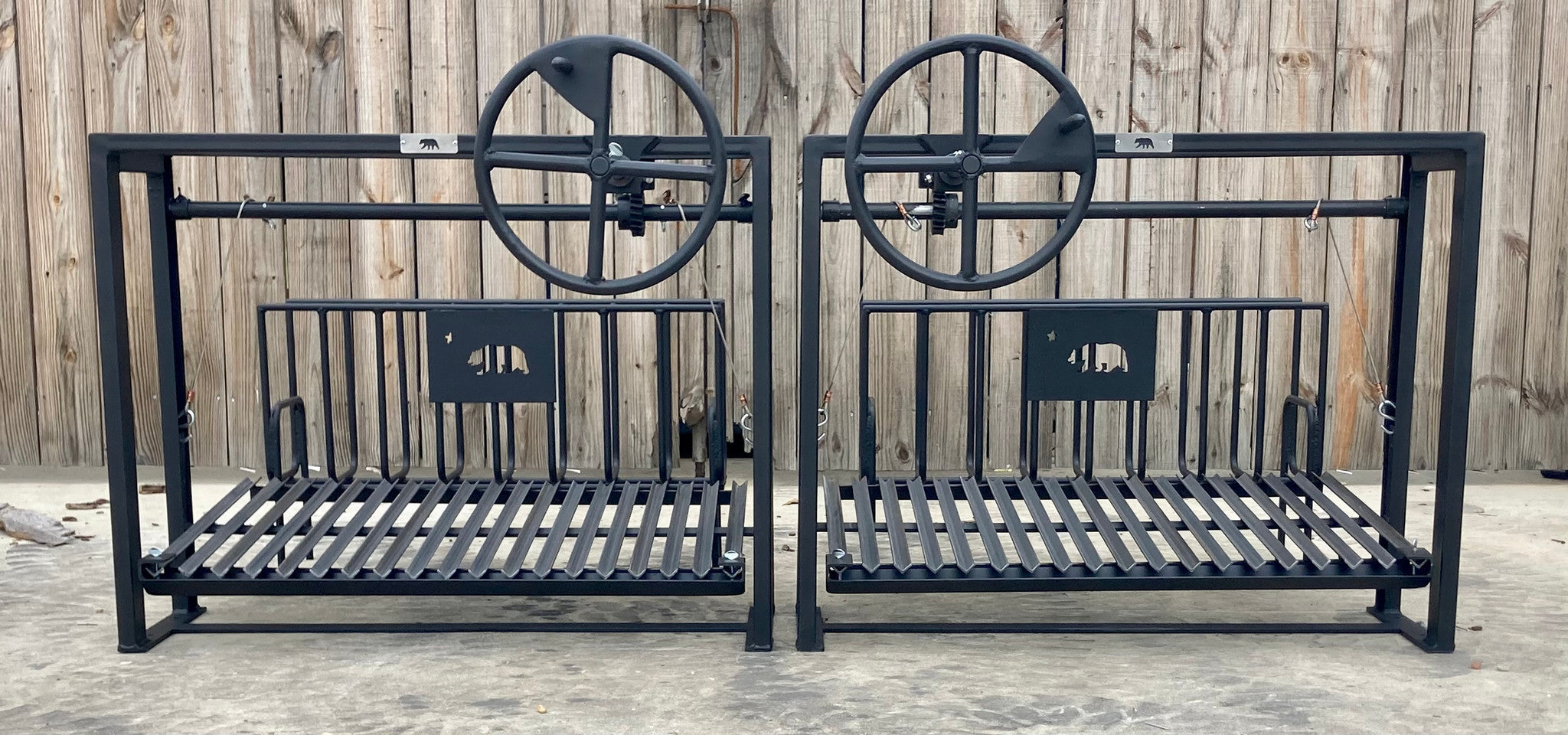 4604 COMMERCIAL Architectural Grills with Front Facing Wheel - Heritage Backyard