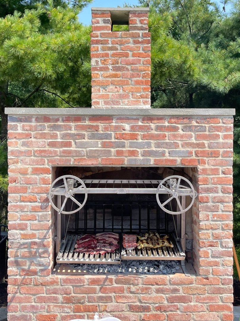 4640 Commercial Architectural Split Cantilevered Argentine Grill - Heritage Backyard